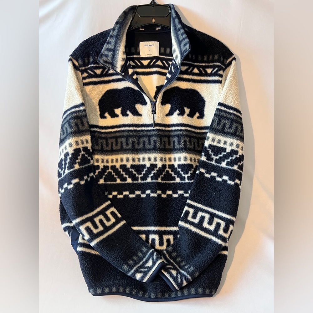 Old Navy Fleece Sweater Bear/Winter Print